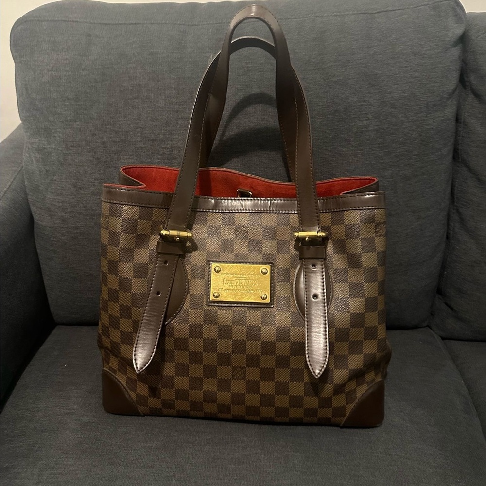 Louis Vuitton
Hampstead Handbag Damier perfect condition